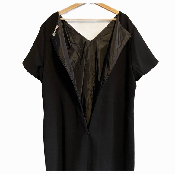 Tradition black formal lined back zip plus dress - Picture 8 of 11